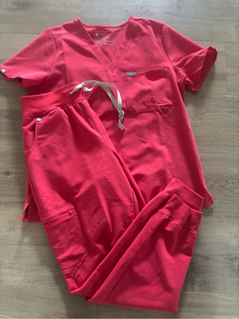 ❤️ FIGS scrub set M
